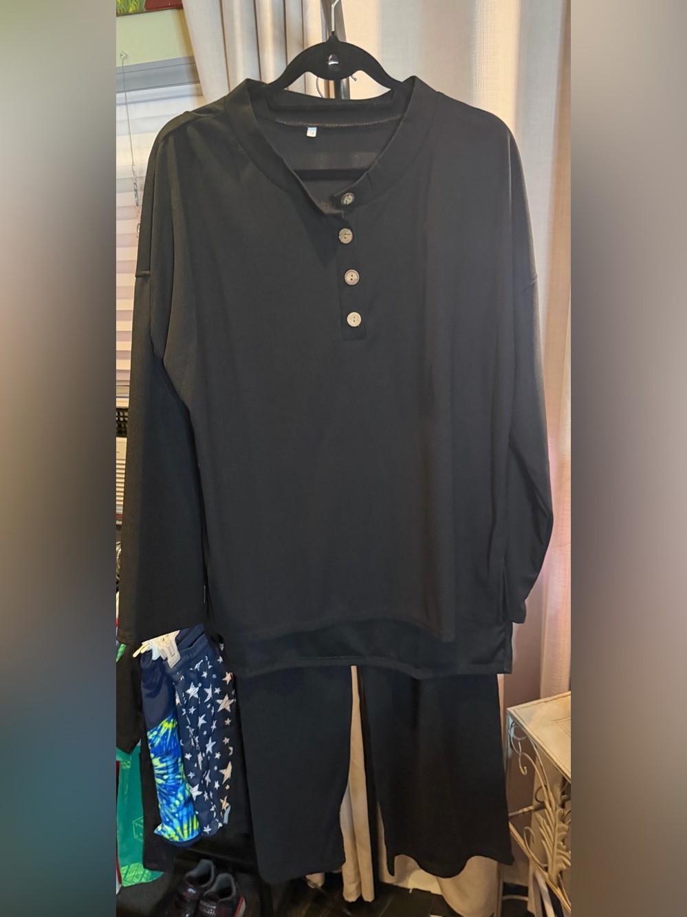Source Unknown Black Women's Pantsuit with Button Henley Top